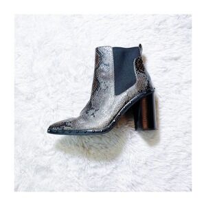 Charles by Charles David Dodger Snakeskin Bootie Studded Pointy Toe SZ9.5